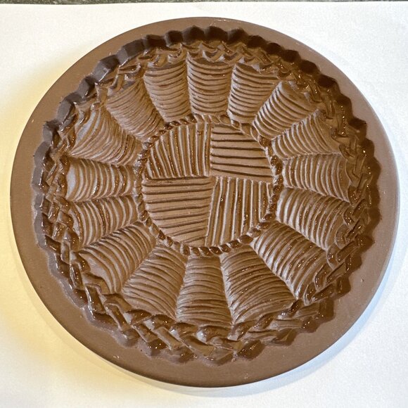 VINTAGE HARTSTONE 7" GINGERBREAD DESSERT PLATE MOLD POTTERY 1988 OHIO USA - Picture 2 of 6